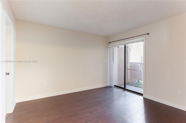Building Photo - 1021 Mockingbird Ln