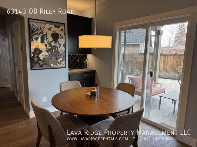 Foto del edificio - 63143 O. B. Riley Rd