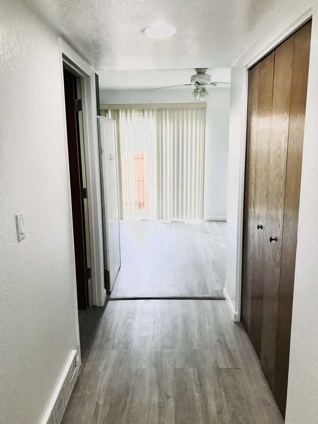 Foto del edificio - 2413 24th Pl