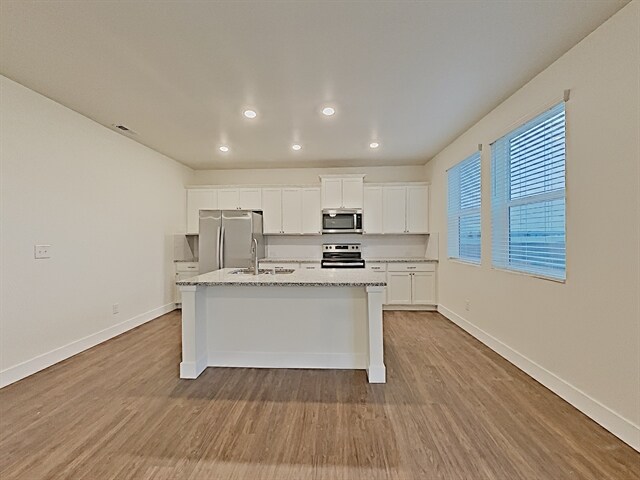 Building Photo - 6913 35th Place NE