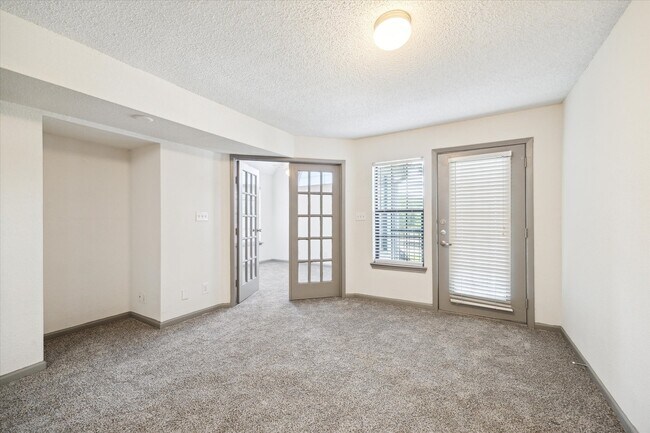Foto del edificio - 1710 W T C Jester Blvd