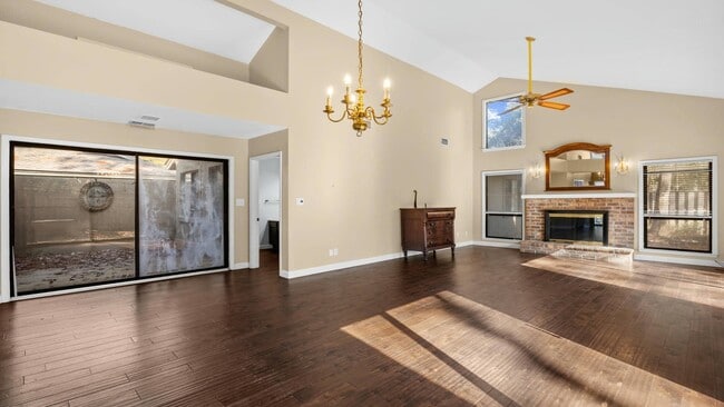 Building Photo - 904 Dogwood Ct