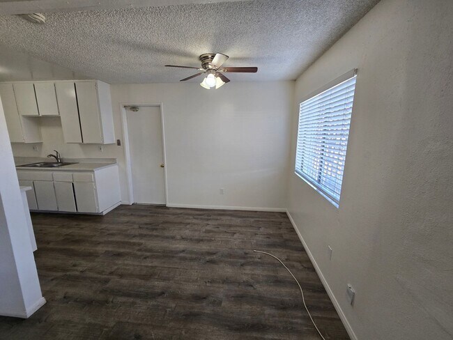 Foto del edificio - Upgraded National City 4-Br. + 2-car Garage