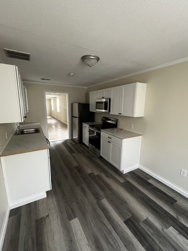 Foto principal - 551 N Lee Ave