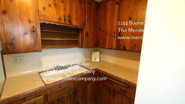 Foto del edificio - 3244 Buena Vista Ave