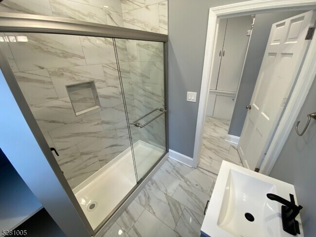 Building Photo - 55 Grace St