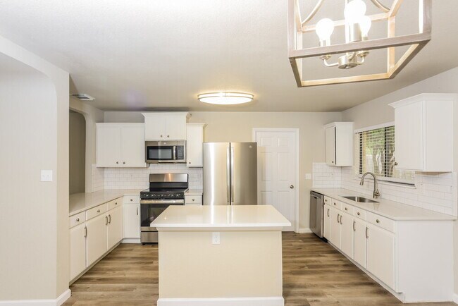Building Photo - 9124 Gambier Dr