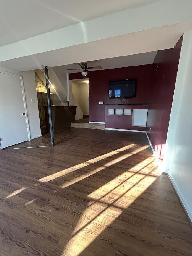 Building Photo - "Charming 3-Bedroom Townhome with 2 Full Baths in Front Royal!"