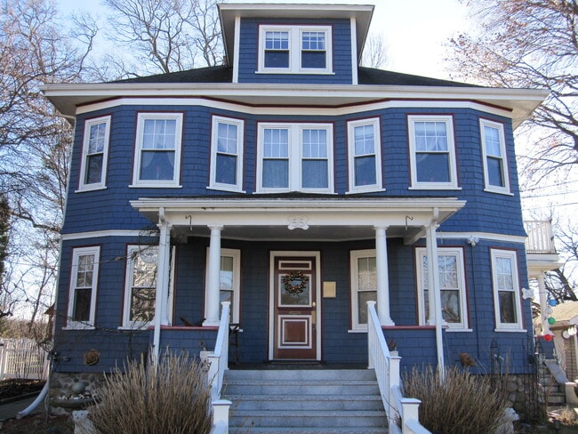 Building Photo - 55 Warren Rd