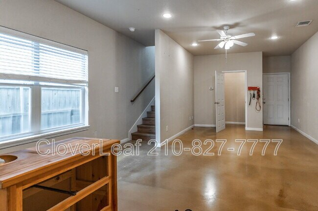 Foto del edificio - 535 Advantage Dr