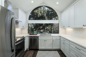Building Photo - 16943 Sorrel Way