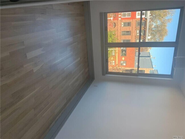 Foto del edificio - 189 Pulaski St