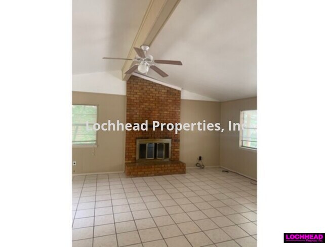 Building Photo - 3 BEDROOM IN TERRELL!!!!!