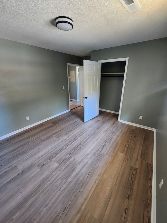 Foto del edificio - 312 Brookside Dr