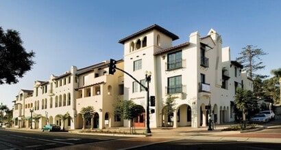 Building Photo - 105 W De La Guerra St