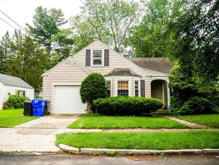Primary Photo - 17 N Chatham St