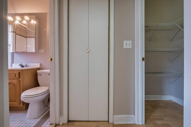 Foto del edificio - 738 W Briar Pl