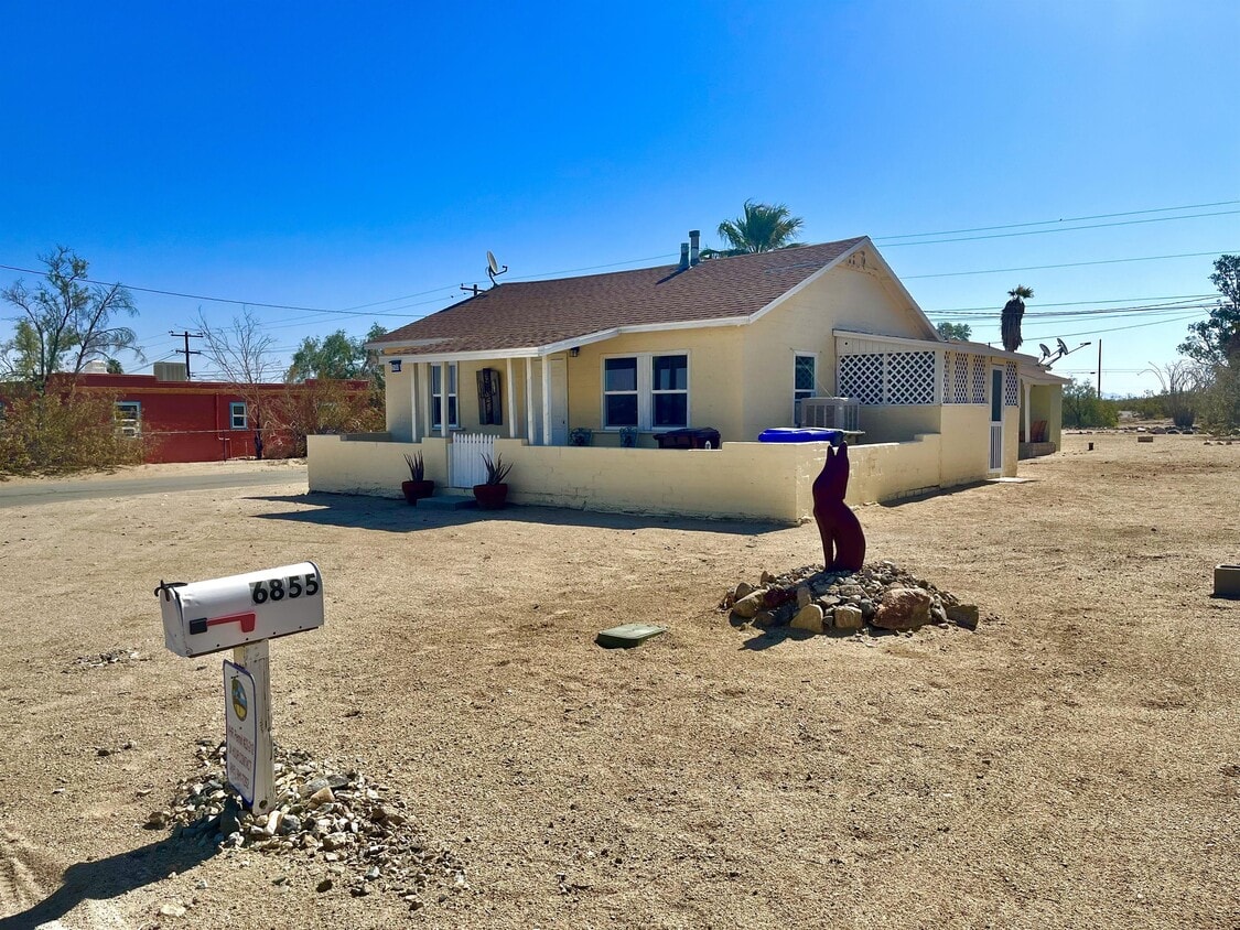 6855 Araby Ave Unit 1, Twentynine Palms, CA 92277 Apartment for Rent