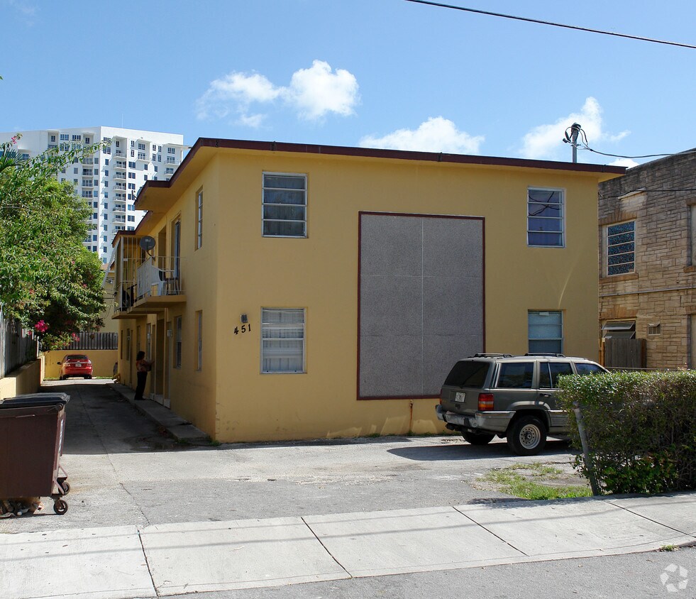 Primary Photo - 451 SW 3rd St