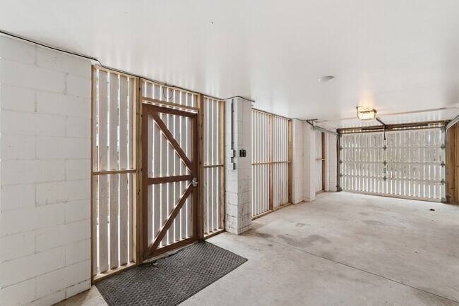 Foto del edificio - Prime Coastal Location!