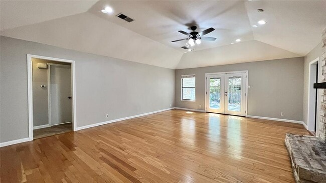 Building Photo - 5837 Secrest Dr
