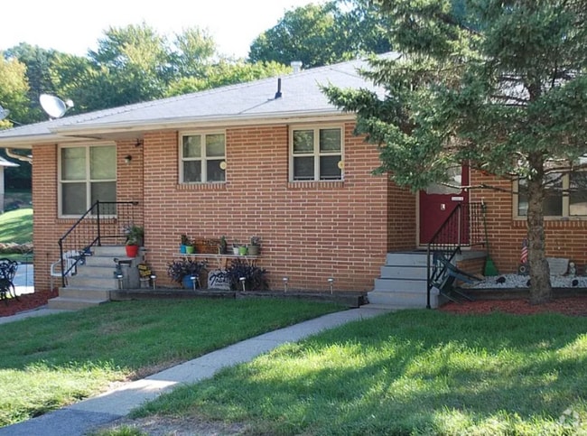 Building Photo - 6501 Urbandale Ave