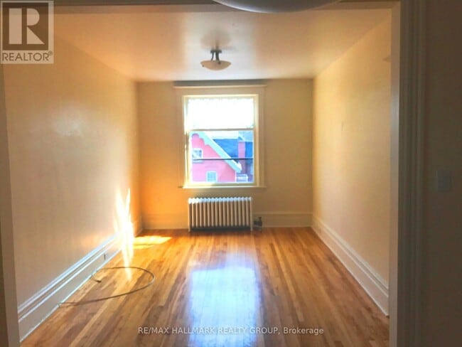 Photo du bâtiment - 421 Lisgar St