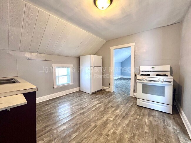 Foto del edificio - 2417 Reynolds St