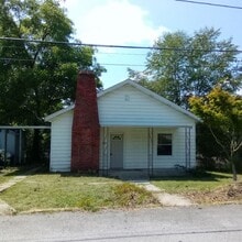 Building Photo - 609 W 2nd St