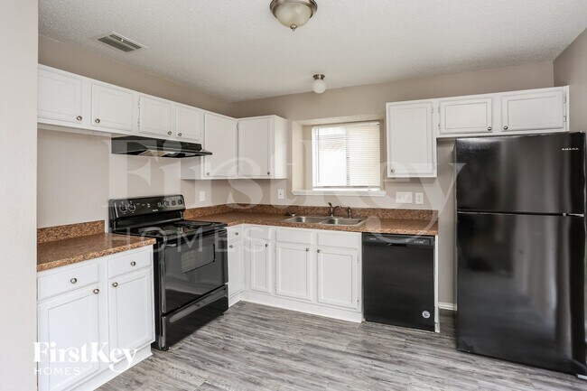 Building Photo - 1269 Roan Dr