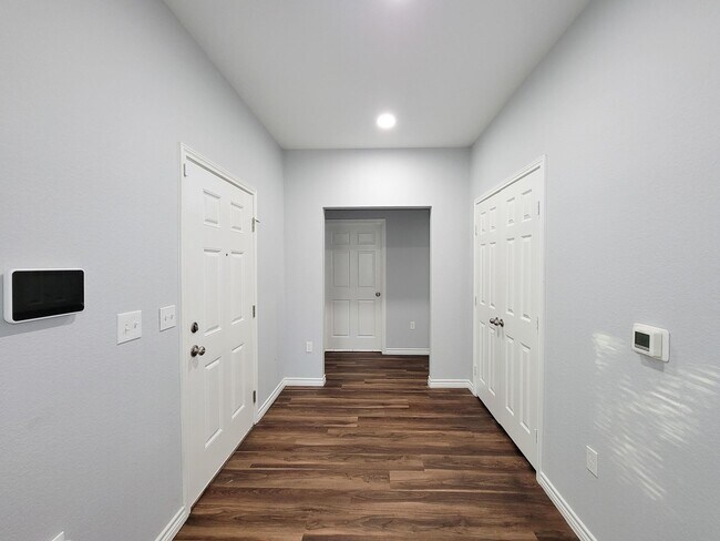 Foto del edificio - 3201 J P Davis Ave