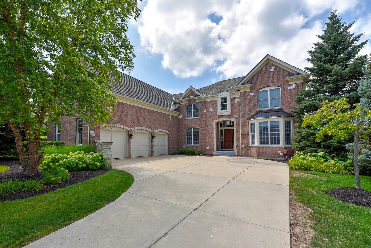 Primary Photo - 807 Poplar Ct