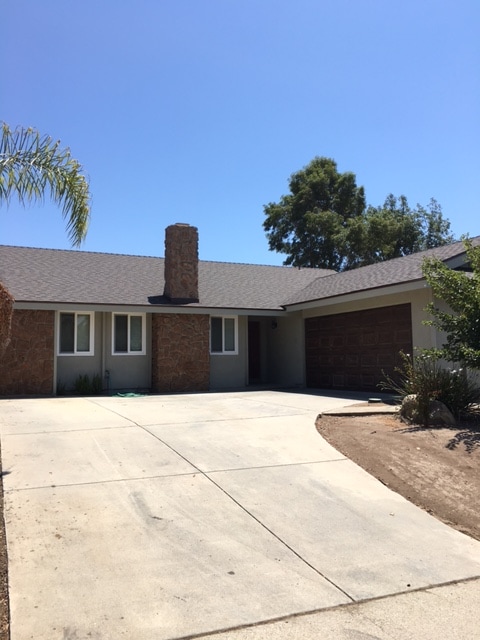 Primary Photo - 250 Daytona Dr