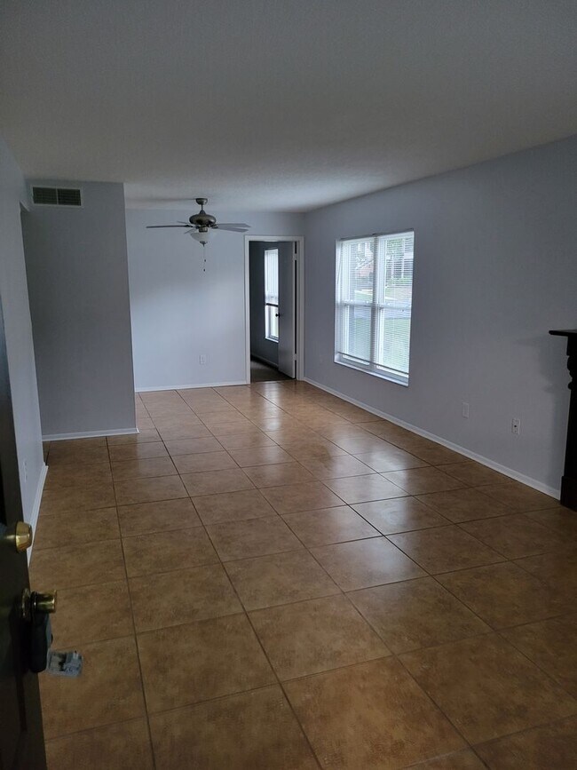 Building Photo - 4004 Dream Oak Place