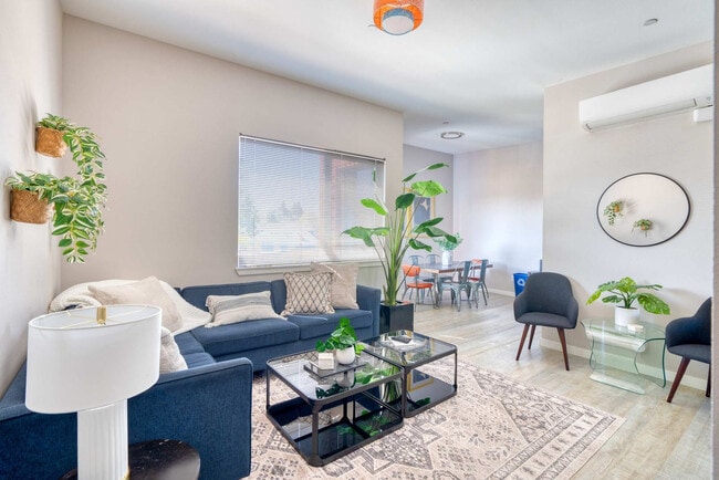 Building Photo - 1428 SE 19th Ave