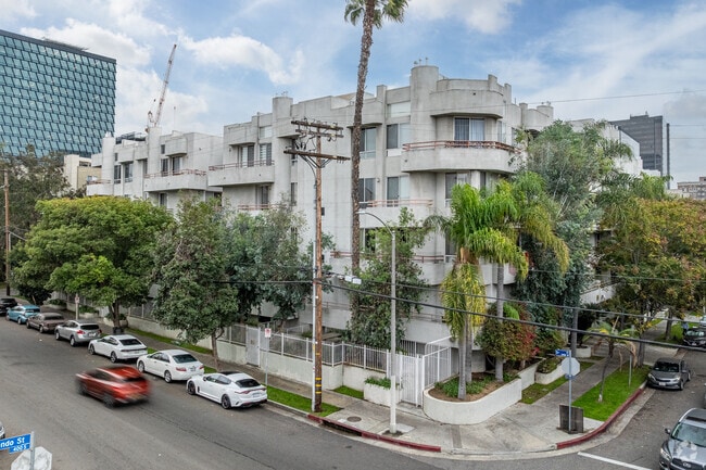 The Wellington Grande