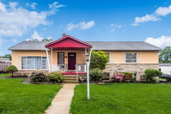 Foto del edificio - 123 E Alcott Rd