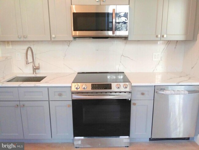 Foto del edificio - 317 N 33rd St