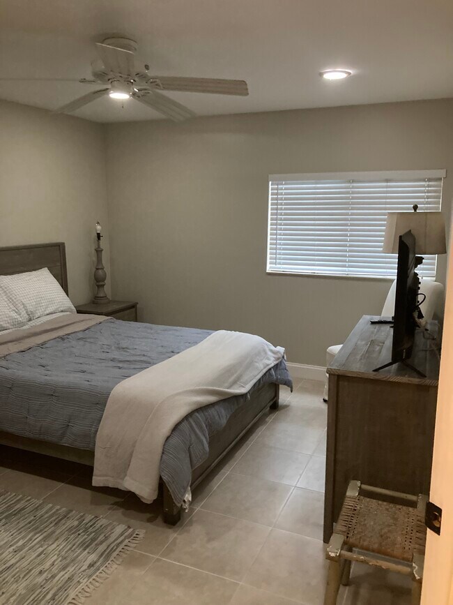 2200 NE 19th Ave Unit Wilton Manors 1Bdrm 1Bath, Wilton Manors, FL