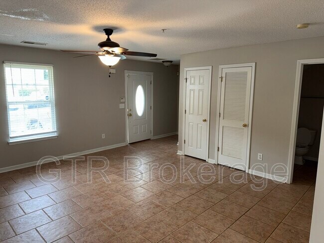 Building Photo - 179 Watercress Ct