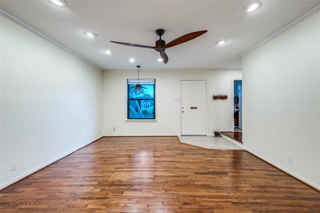 Foto del edificio - 4932 N Hall St