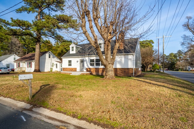 Building Photo - 1201 Tuscola Ave