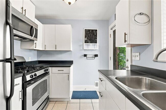 Foto del edificio - 1466 E Rock Springs Rd NE
