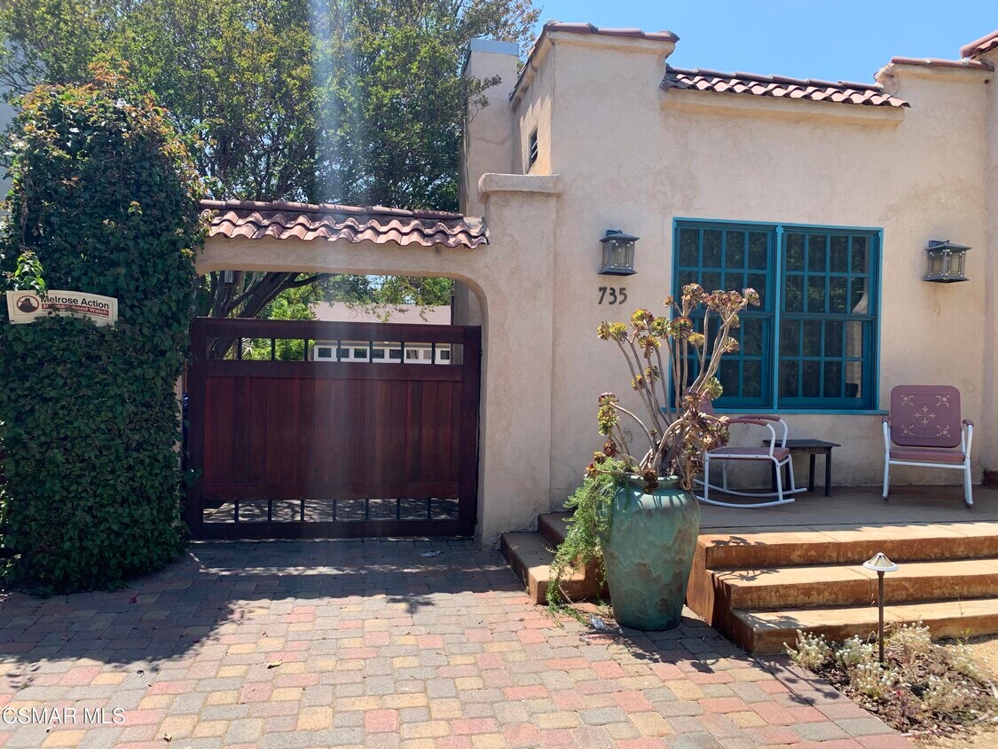 Foto principal - 735 N Ogden Dr