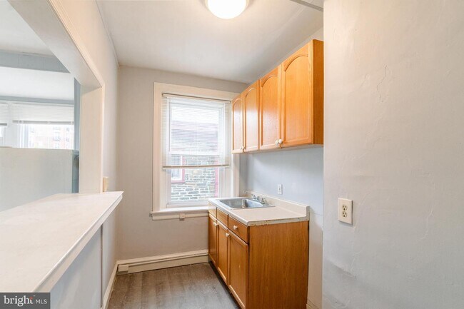 Foto del edificio - 2115 N 63rd St