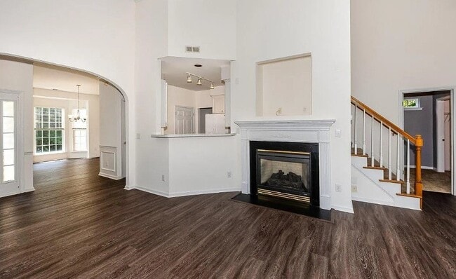 Building Photo - 5013 Delta Lake Dr