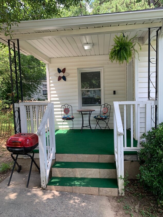 Shaded front patio - 242 Victory Dr SE