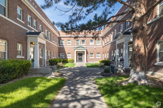 Courtyard - Courtyard Apartments