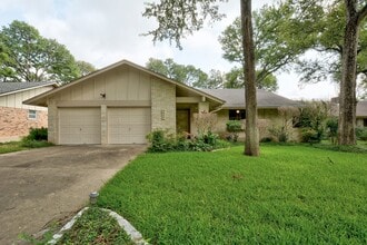 Building Photo - 4802 Gerona Dr