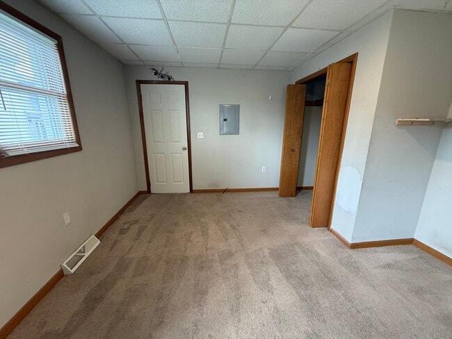 Building Photo - 211 N Grand St